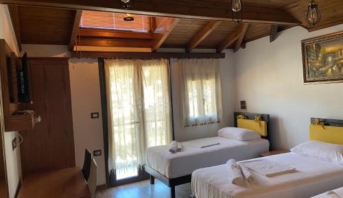 Triple Room with Mountain View