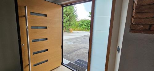 One-Bedroom Deluxe Apartment