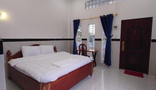 Deluxe Double Room (2 Adults + 1 Child)