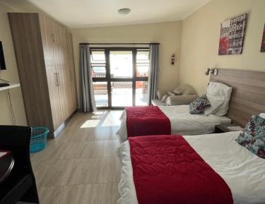 Double or Twin Room with Sea View
