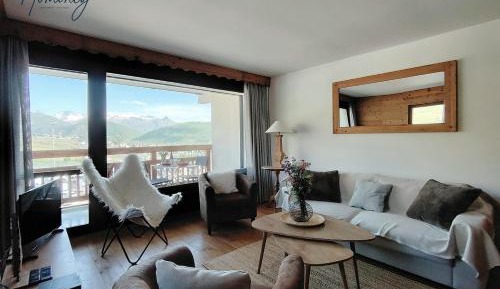 Apartment with Mountain View