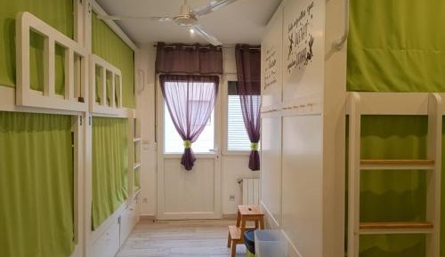 Bunk Bed in 10-Bed Mixed Dormitory Room