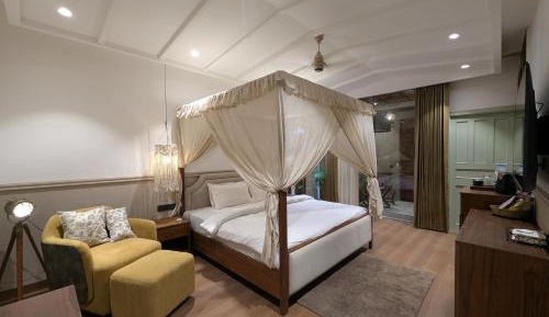 Deluxe Double Room with Balcony