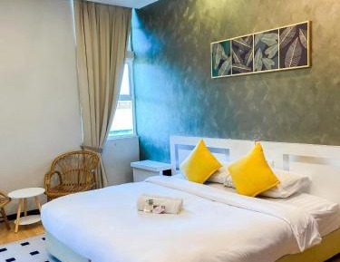 Deluxe Queen Suite