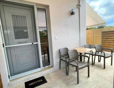 Studio with Garden View