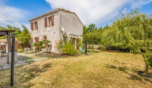 Three-Bedroom Superior Apartment