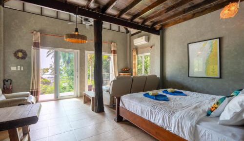 Deluxe Family Room