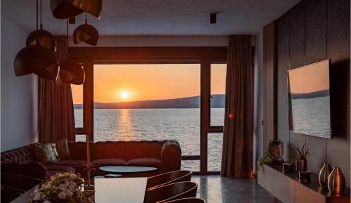 Five-Bedroom Holiday Home