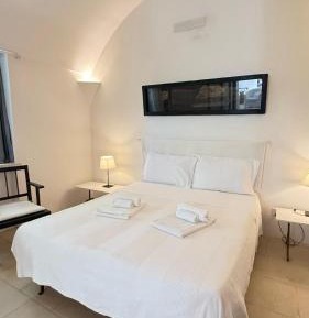 One-Bedroom Apartment with Patio