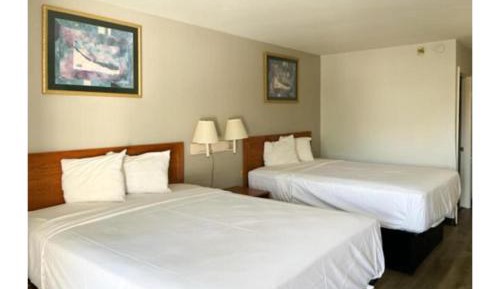 Queen Room with Two Queen Beds - Non-Smoking