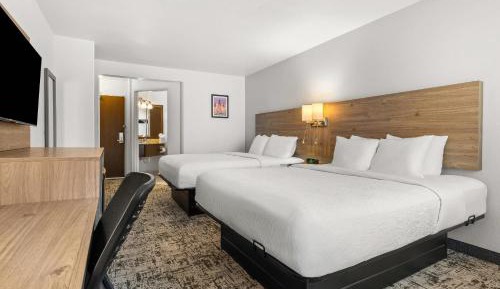 Queen Room with Two Queen Beds - Non-Smoking