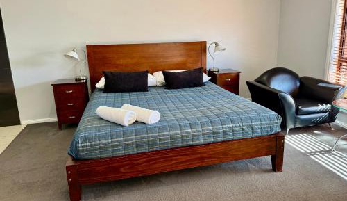 Deluxe King Suite