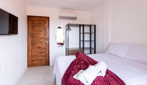 Deluxe One-Bedroom Apartment with Ocean View