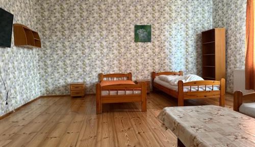 Room #1453748603