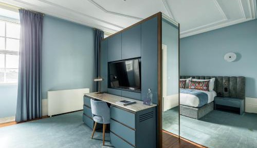 Suite with River View