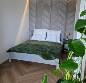 Room #1457847102