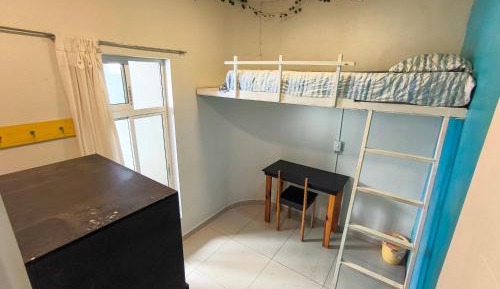 Single Room with Shared Bathroom