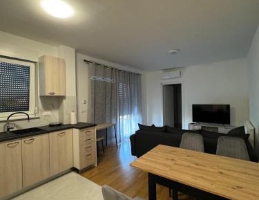 Room #1474006301