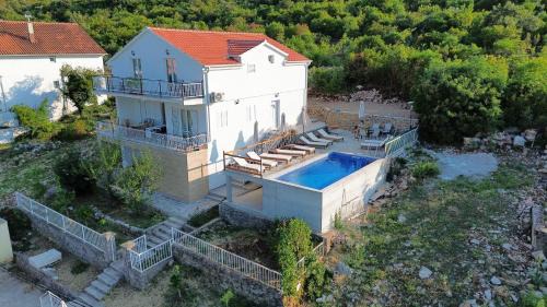 Two-Bedroom Apartment with Terrace and Sea View