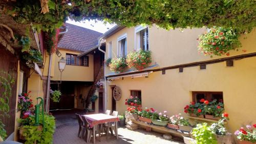 One-Bedroom Holiday Home
