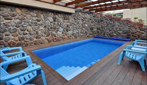 Suite with Hot Tub