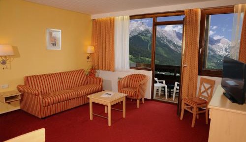 Family Apartment (2 Adults + 2 Children)