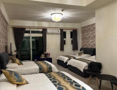 Deluxe Family Suite
