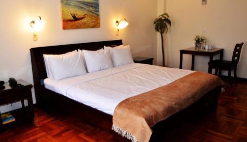 Deluxe King Room