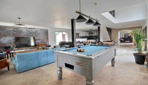 Villa with Garden View