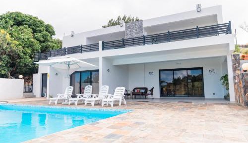 Studio with Mountain View