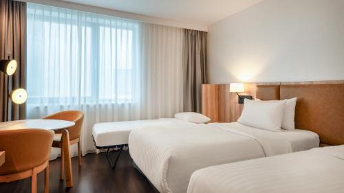 Superior, Guest room, 2 Twin/Single Bed(s), Street view