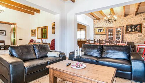 Four-Bedroom Holiday Home