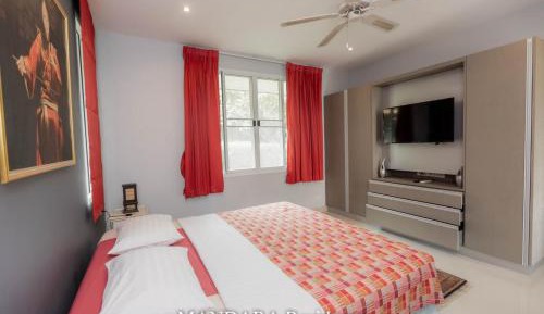 Deluxe Villa