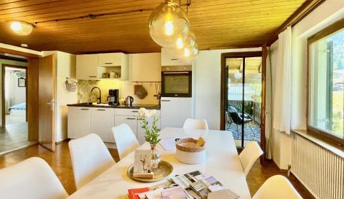 Three-Bedroom Apartment with Mountain View