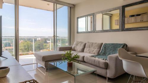 Three-Bedroom Apartment with Balcony