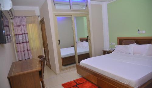 Deluxe Family Suite
