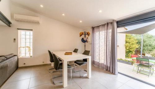 Superior One-Bedroom Apartment