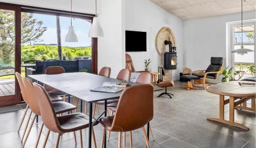 Three-Bedroom Holiday Home 