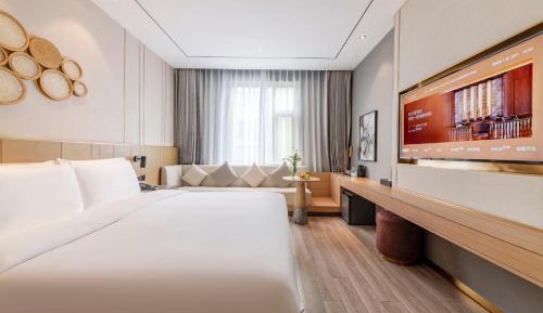 Deluxe Queen Room