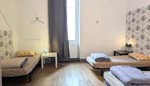 Single Bed in Mixed Dormitory Room