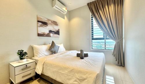 Three-Bedroom Apartment with Balcony