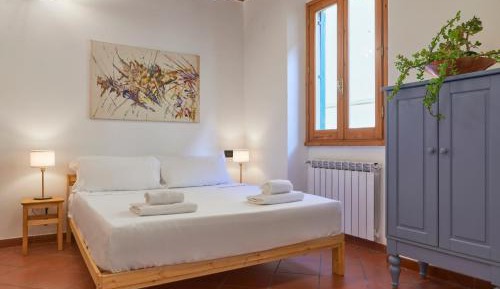 Studio Apartment with One Double Bed