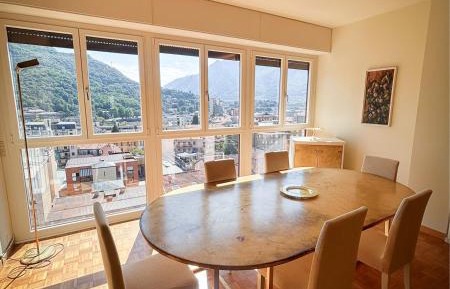 Two-Bedroom Apartment with Mountain View