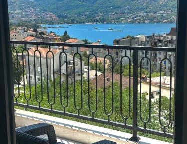 One-Bedroom Apartment with Balcony and Sea View