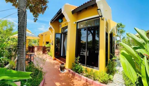 Bungalow with Garden View