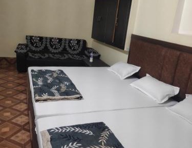 Quadruple Room with Private Bathroom