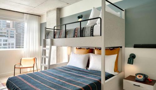 Queen Room with City View
