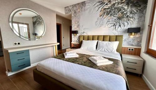 Deluxe Suite with Sea View