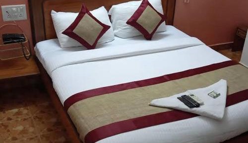 Deluxe Double Room (1 adult + 2 children)