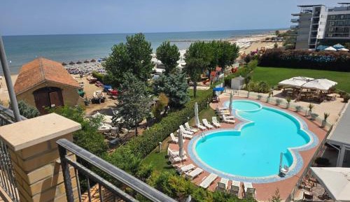 Quadruple Room with Private Bathroom